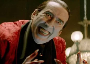 Renfield dando sangue pelo chefe poster