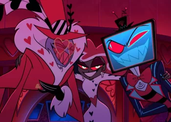 Valentino, Velvette e Vox abraçados, enquanto riem.